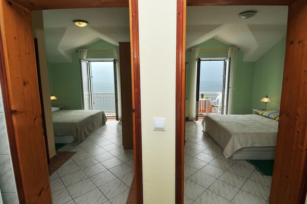 Apartments Bugenvila ツァヴタット 部屋 写真