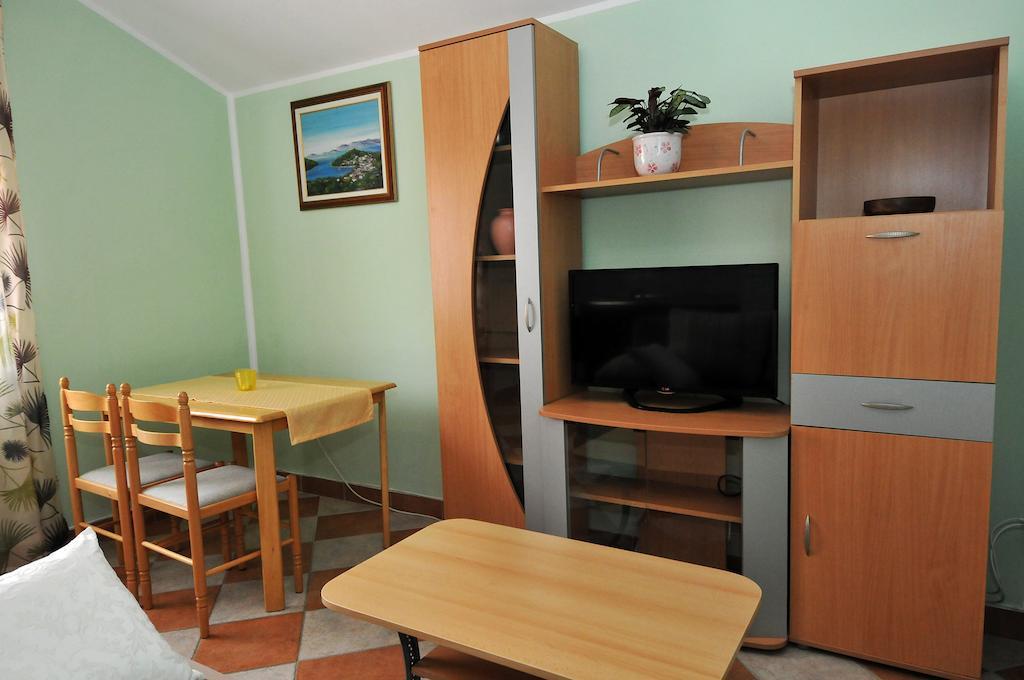 Apartments Bugenvila ツァヴタット 部屋 写真